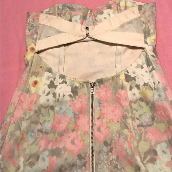 Alice & Olivia Floral Strapless Cutout Back Mini Dress Size 2 - Picture 4 of 6